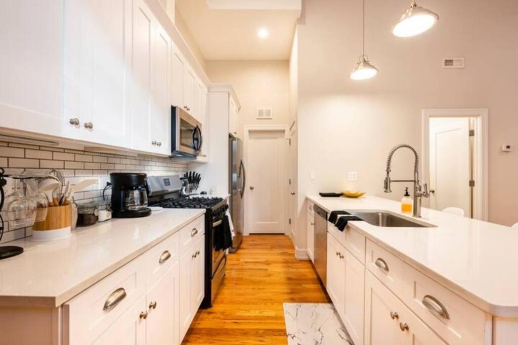 Luxurious Downtown 3 Bed 2 Bth Apartment Чикаго Екстериор снимка