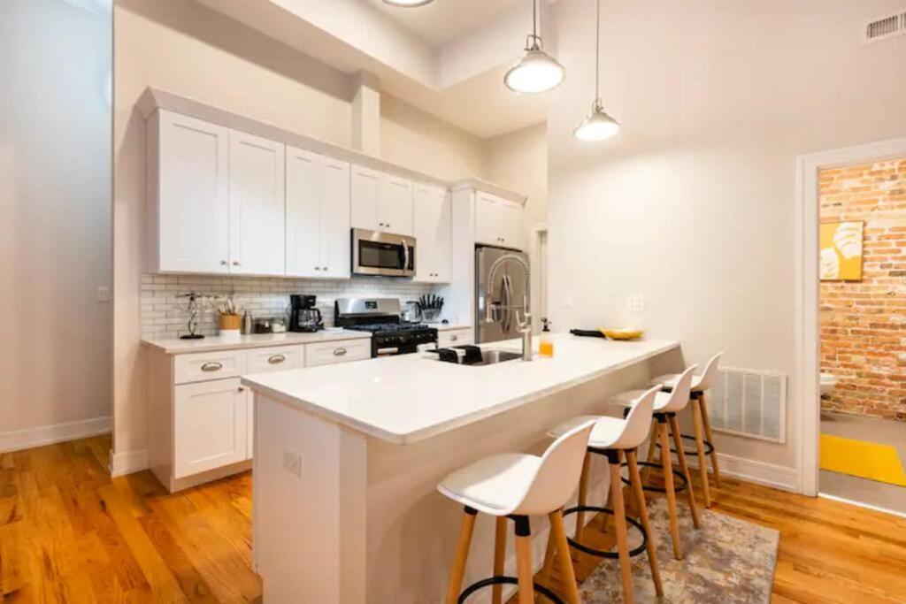 Luxurious Downtown 3 Bed 2 Bth Apartment Чикаго Екстериор снимка